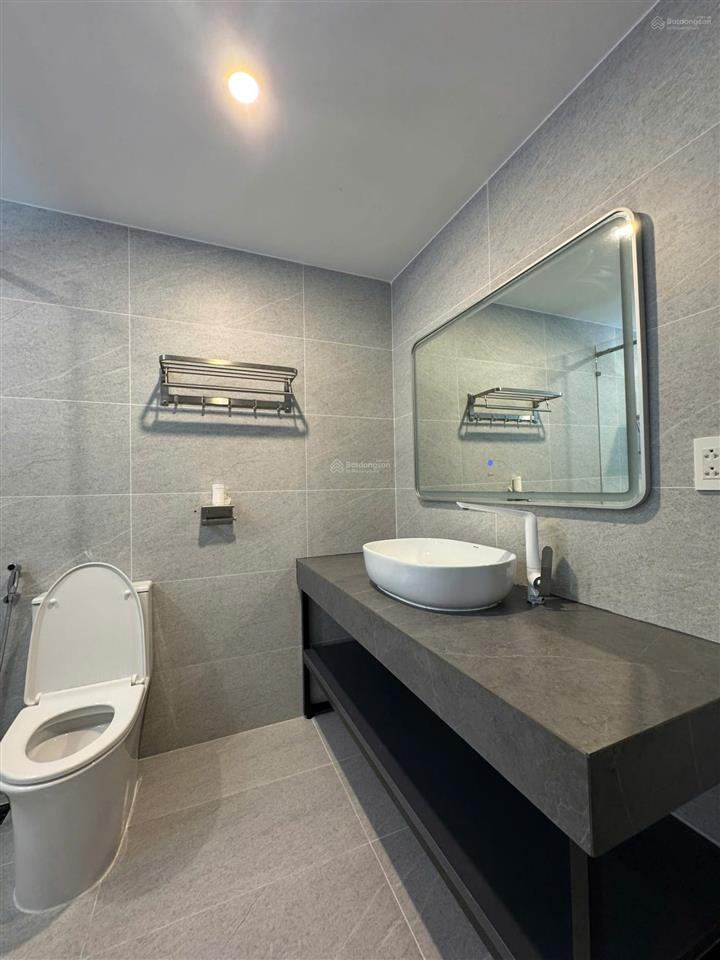 Cho thuê nhà phố 100tr/tháng 10x18m quận 2  588m2 sàn, hầm, 1 trệt 3 lầu/5pn  0948 888 ***