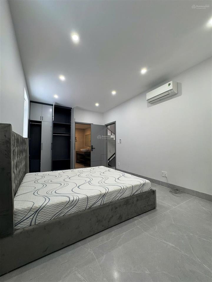 Cho thuê nhà phố 100tr/tháng 10x18m quận 2  588m2 sàn, hầm, 1 trệt 3 lầu/5pn  0948 888 ***