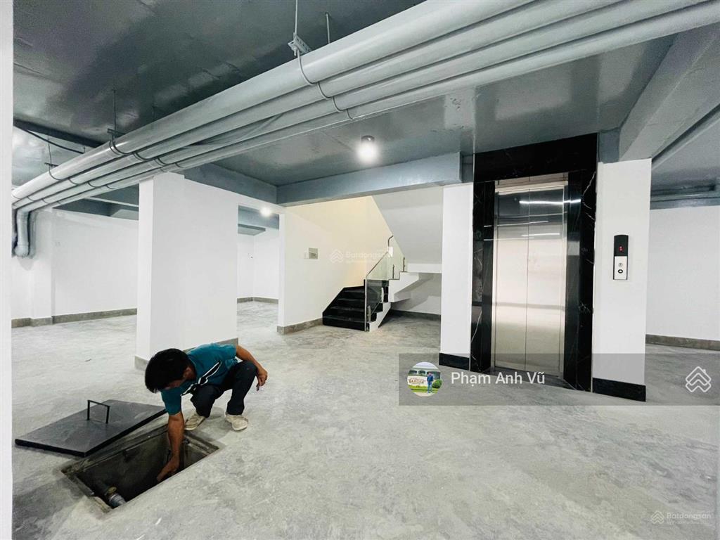 Cho thuê văn phòng 10x18m/dtsd 588m2/1 hầm 4 tầng/thạnh mỹ lợi q2  giá 120tr/tháng  0948 888 ***