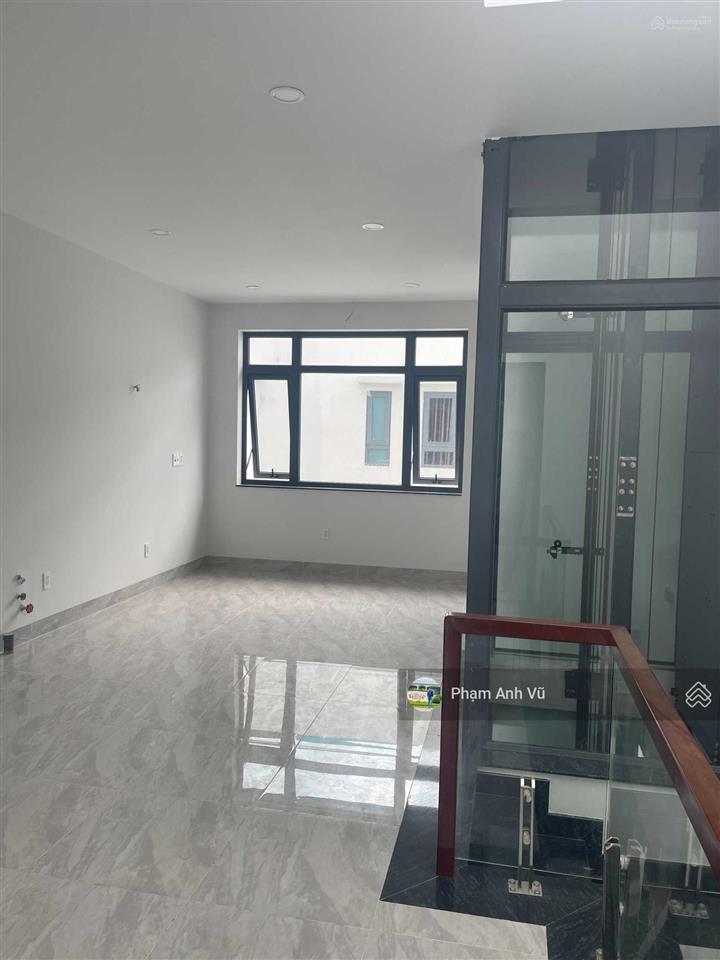 Cho thuê văn phòng 10x18m/dtsd 588m2/1 hầm 4 tầng/thạnh mỹ lợi q2  giá 120tr/tháng  0948 888 ***