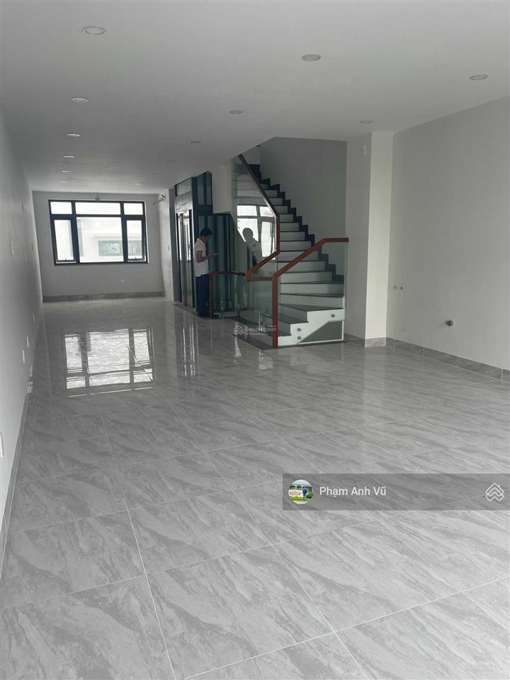 Cho thuê văn phòng 10x18m/dtsd 588m2/1 hầm 4 tầng/thạnh mỹ lợi q2  giá 120tr/tháng  0948 888 ***