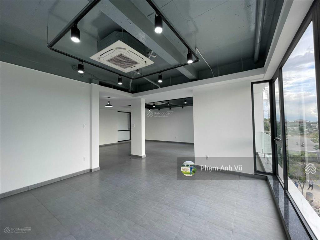 Cho thuê văn phòng 10x18m/dtsd 588m2/1 hầm 4 tầng/thạnh mỹ lợi q2  giá 120tr/tháng  0948 888 ***
