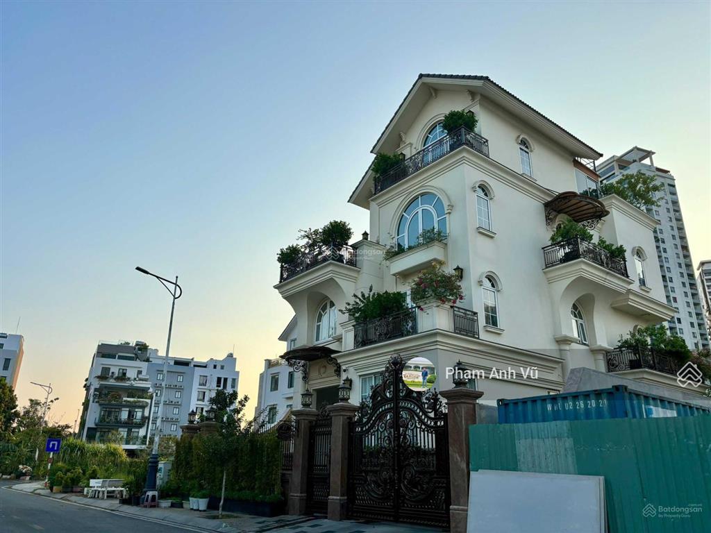 Bán nền bt 728m2 (26x28m) 2 mặt tiền giá 300tr/m2 view sông + công viên  0948 888 ***