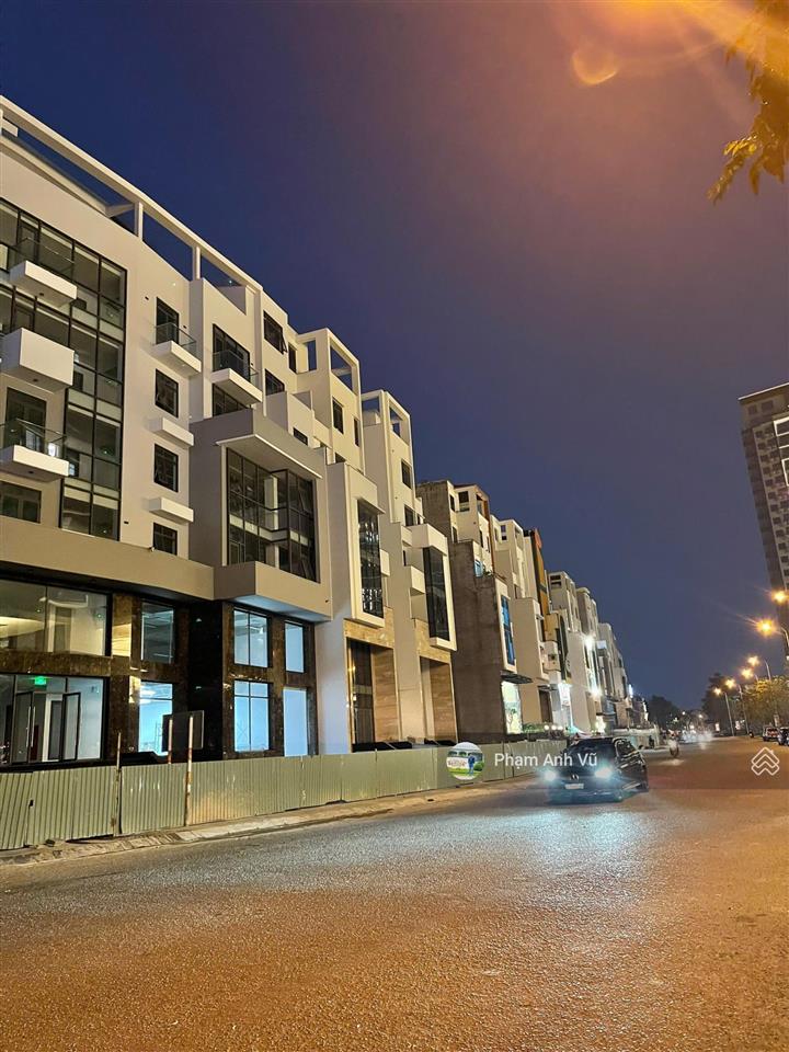 Bán tòa văn phòng 7 tầng giá 95 tỷ tl 159,8m2 (7x22.9m) mt bát nàn q2,  0948 888 ***