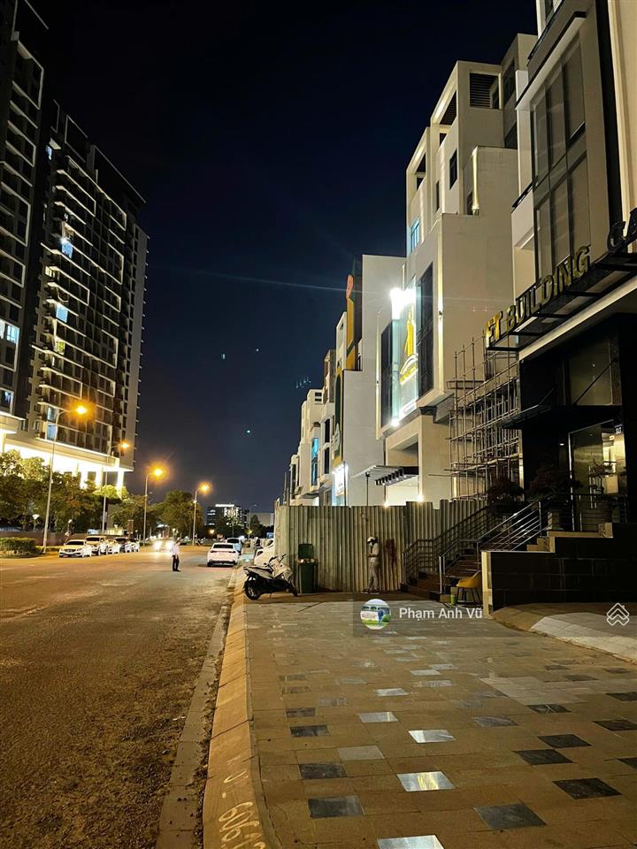 Bán tòa văn phòng 7 tầng giá 95 tỷ tl 159,8m2 (7x22.9m) mt bát nàn q2,  0948 888 ***