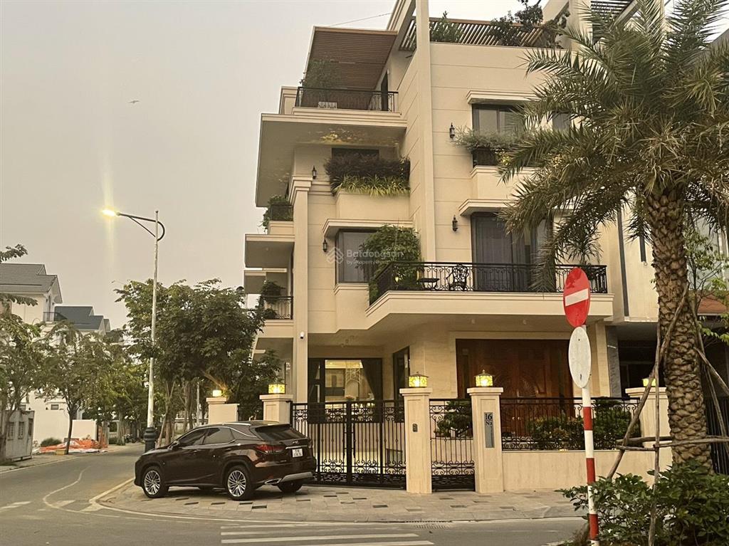 Chủ bán nhanh lô 7x16m giá 261 tr/m2 giá 29 tỷ thương lượng sài gòn mystery villas.  0948 888 ***