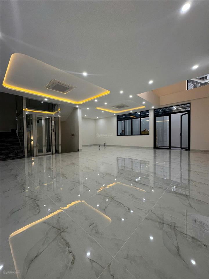 Cho thuê văn phòng  giá 110tr/tháng 10x18m/dtsd 588m2/1 hầm 4 tầng/q2  0948 888 ***