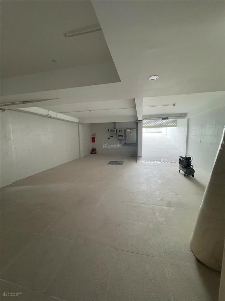 Cho thuê văn phòng 11x20m (207,5m2) góc 2 mặt tiền giá 90tr/tháng saigon mystery q2.  0948 888 ***