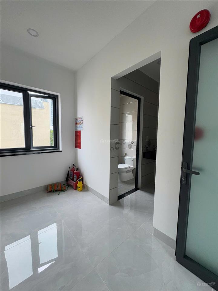 Cho thuê văn phòng 11x20m (207,5m2) góc 2 mặt tiền giá 90tr/tháng saigon mystery q2.  0948 888 ***