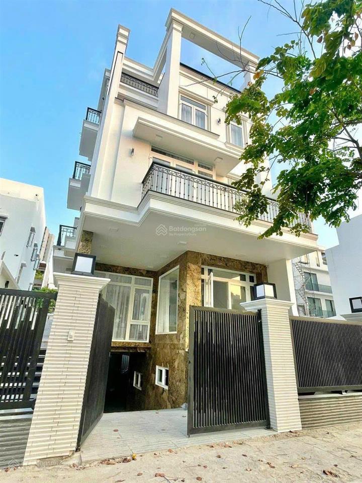 Cho thuê villa giá 90tr/tháng dt 10x18m full nội thất 5pn, khu compound an ninh  0948 888 ***