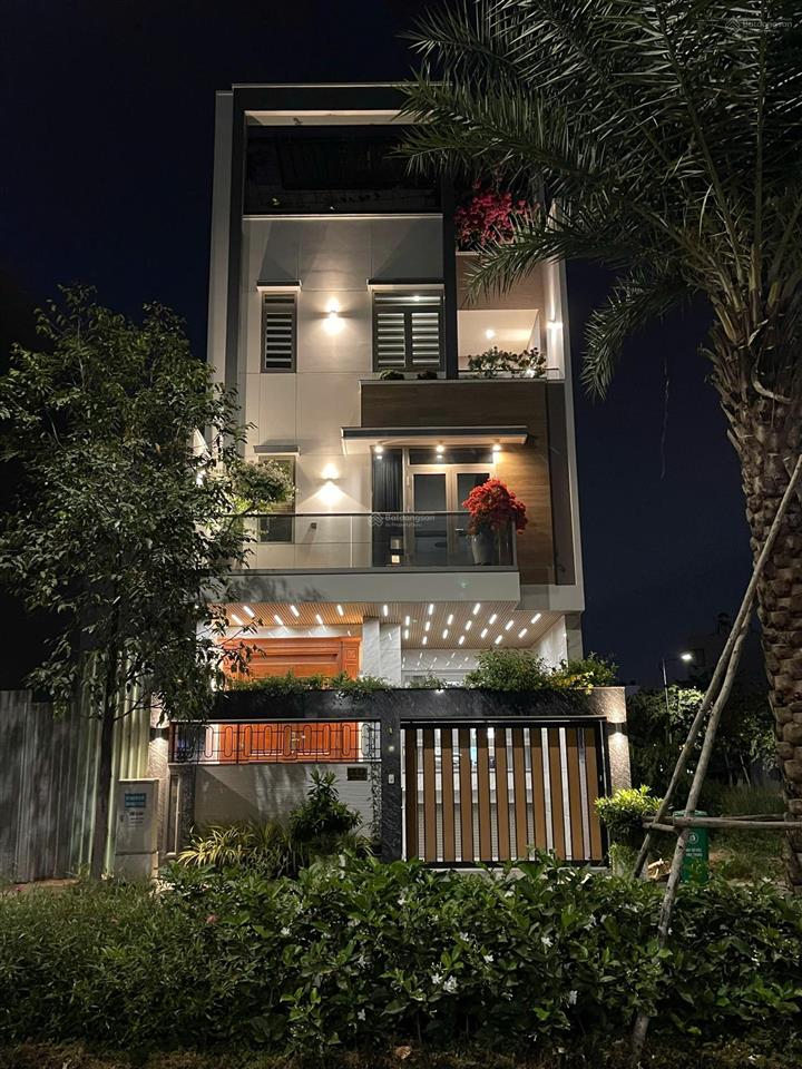 Cho thuê villa giá 90tr/tháng dt 10x18m full nội thất 5pn, khu compound an ninh  0948 888 ***