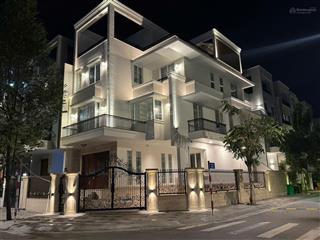 Cho thuê villa giá 85tr/tháng dt 9x18m full nội thất 5pn, khu compound an ninh  0948 888 ***