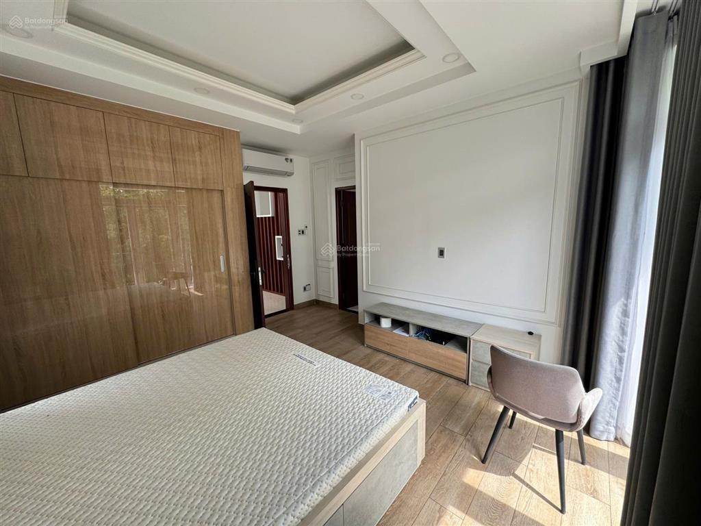 Cho thuê np giá 90tr/tháng tl/ dt 7x20m full nội thất khu compound an ninh 24/24  0948 888 ***