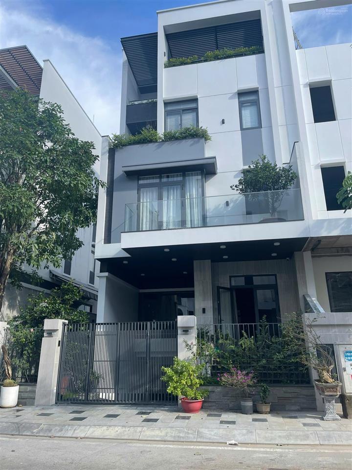 Cho thuê np giá 90tr/tháng tl/ dt 7x20m full nội thất khu compound an ninh 24/24  0948 888 ***