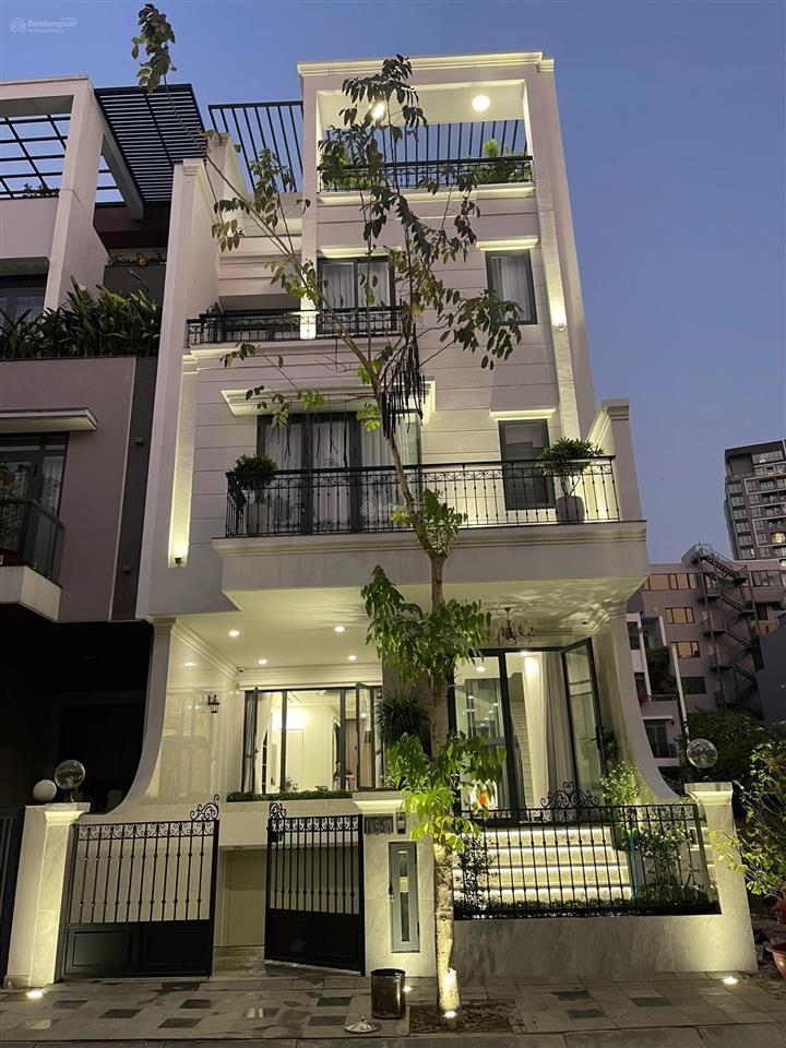 Cho thuê np giá 90tr/tháng tl/ dt 7x20m full nội thất khu compound an ninh 24/24  0948 888 ***