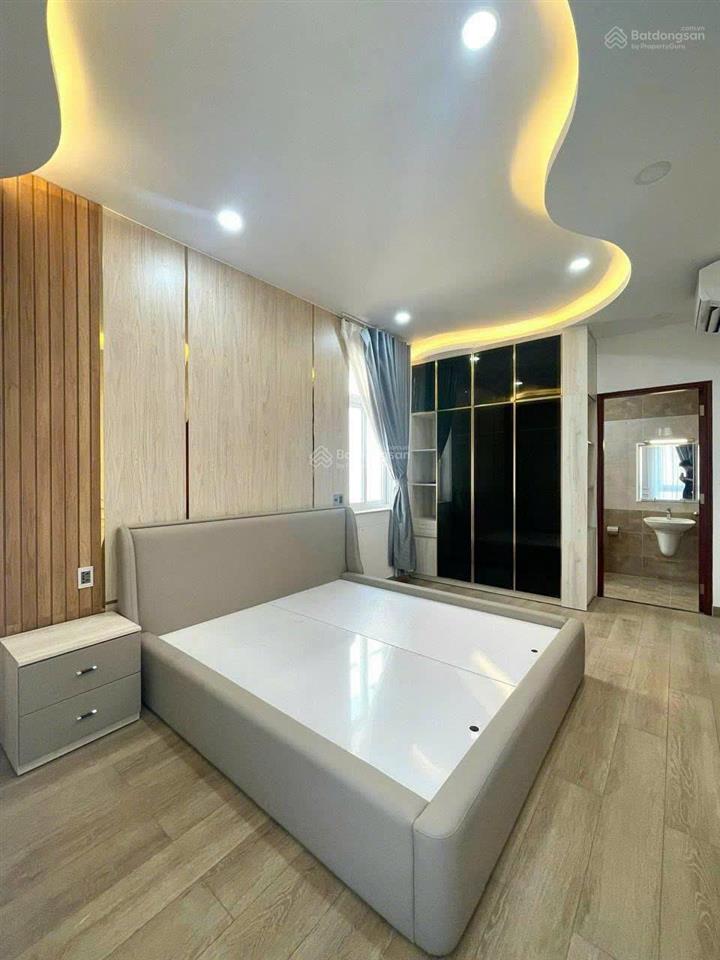 Cho thuê np giá 90tr/tháng tl/ dt 7x20m full nội thất khu compound an ninh 24/24  0948 888 ***