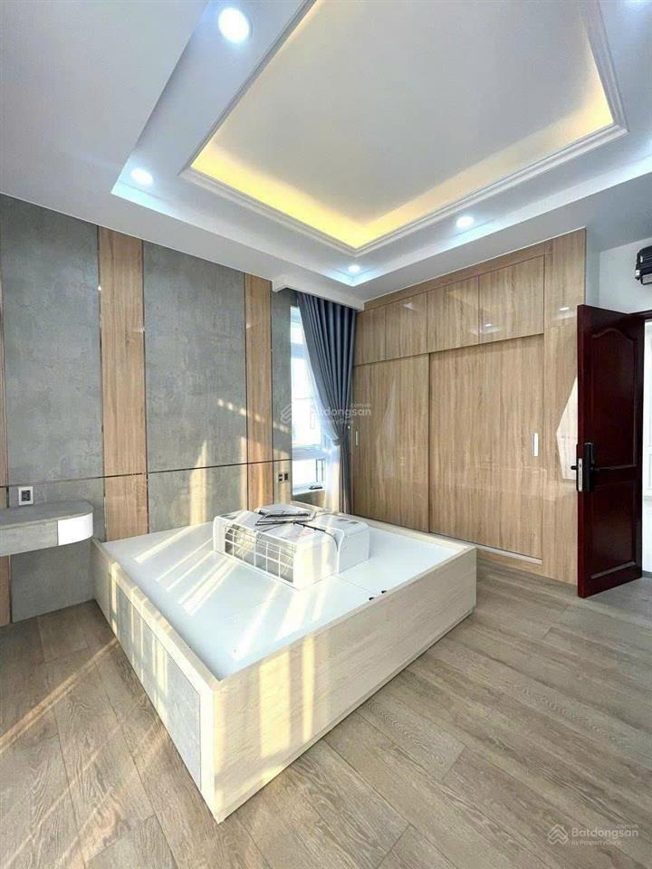 Cho thuê np giá 90tr/tháng tl/ dt 7x20m full nội thất khu compound an ninh 24/24  0948 888 ***