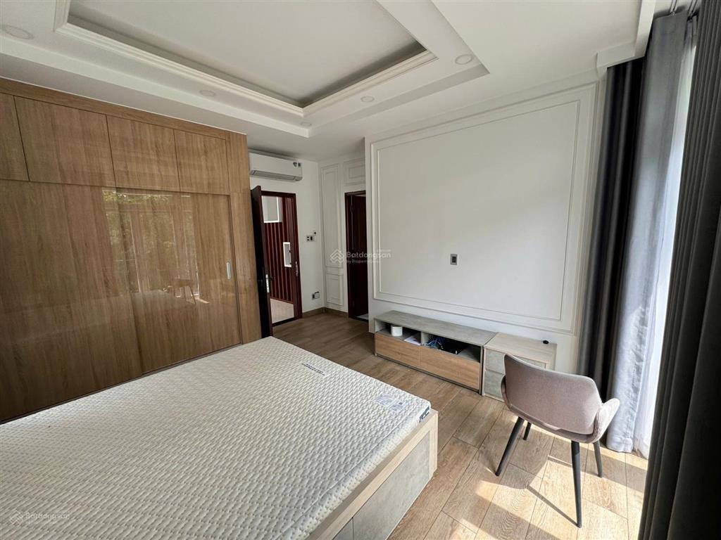 Cho thuê np giá 90tr/tháng tl/ dt 7x20m full nội thất khu compound an ninh 24/24  0948 888 ***