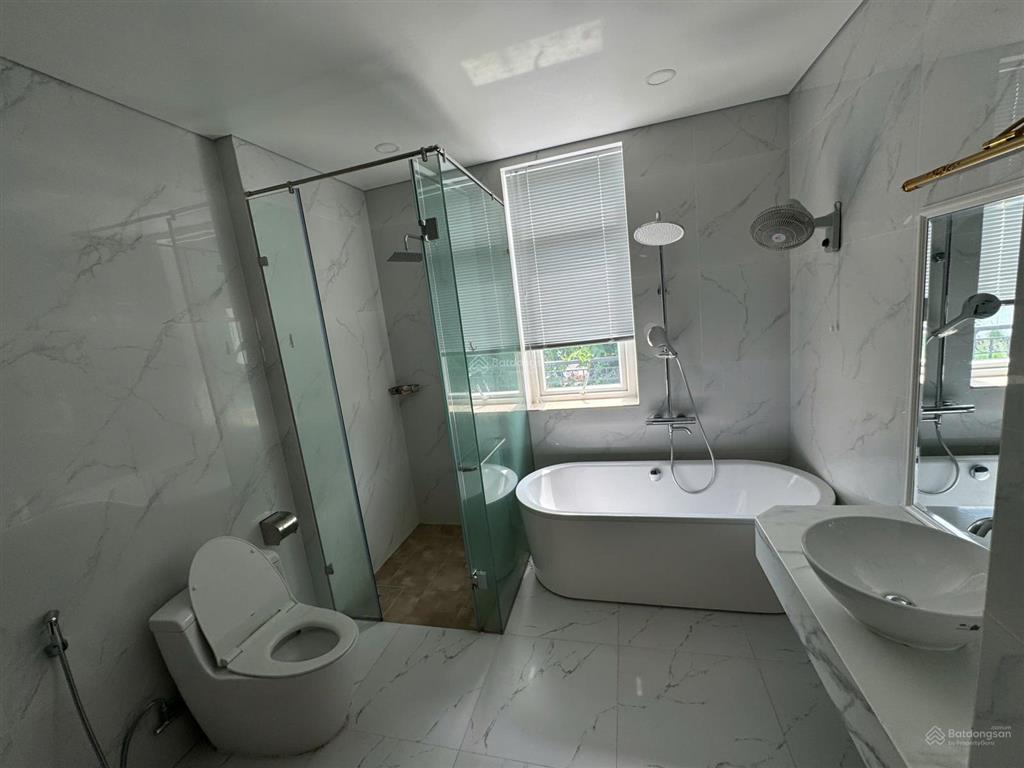 Cho thuê np giá 90tr/tháng tl/ dt 7x20m full nội thất khu compound an ninh 24/24  0948 888 ***