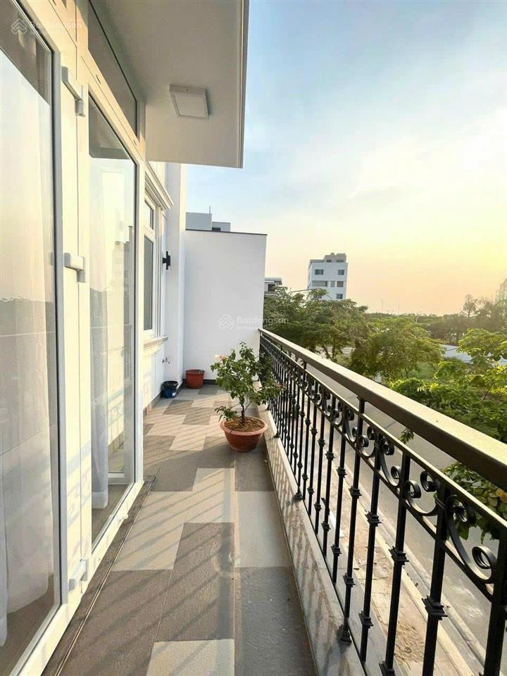 Cho thuê np giá 90tr/tháng tl/ dt 7x20m full nội thất khu compound an ninh 24/24  0948 888 ***