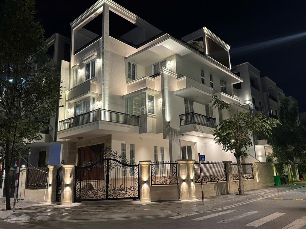 Cho thuê np giá 90tr/tháng tl/ dt 7x20m full nội thất khu compound an ninh 24/24  0948 888 ***