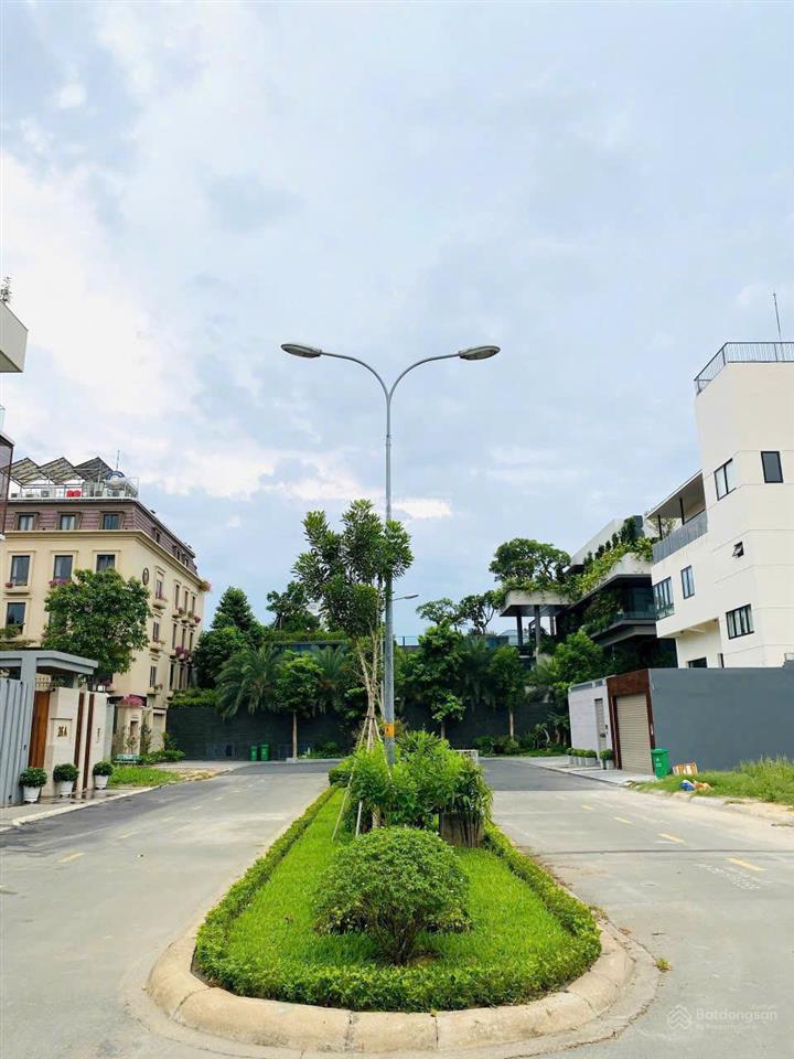 Bán nền biệt thự gần sông 10x25m giá 195tr/m2 (48,75 tỷ tl) thạnh mỹ lợi q2  0948 888 *** vũ