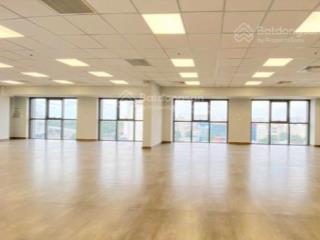 Trần thái tông  sàn 230m2 mới 100% cần cho thuê gấp, cạnh bãi ô tô