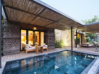 Villa hồ bơi võ nguyên giáp đối diện furama
