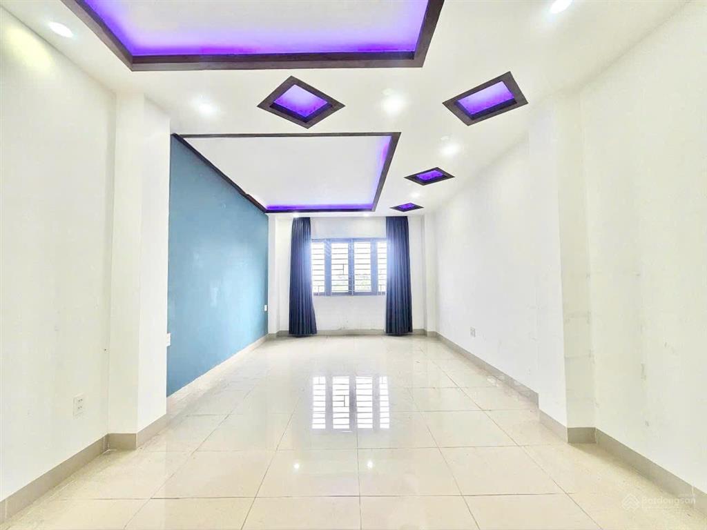 Cho thuê toà nhà nguyên căn 5 tầng có thang máy, mặt tiền đường phạm văn thuận  tam hiệp