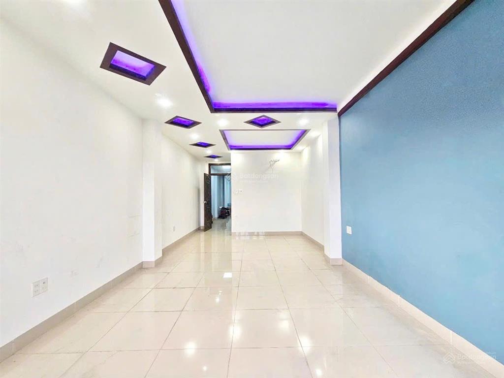 Cho thuê toà nhà nguyên căn 5 tầng có thang máy, mặt tiền đường phạm văn thuận  tam hiệp