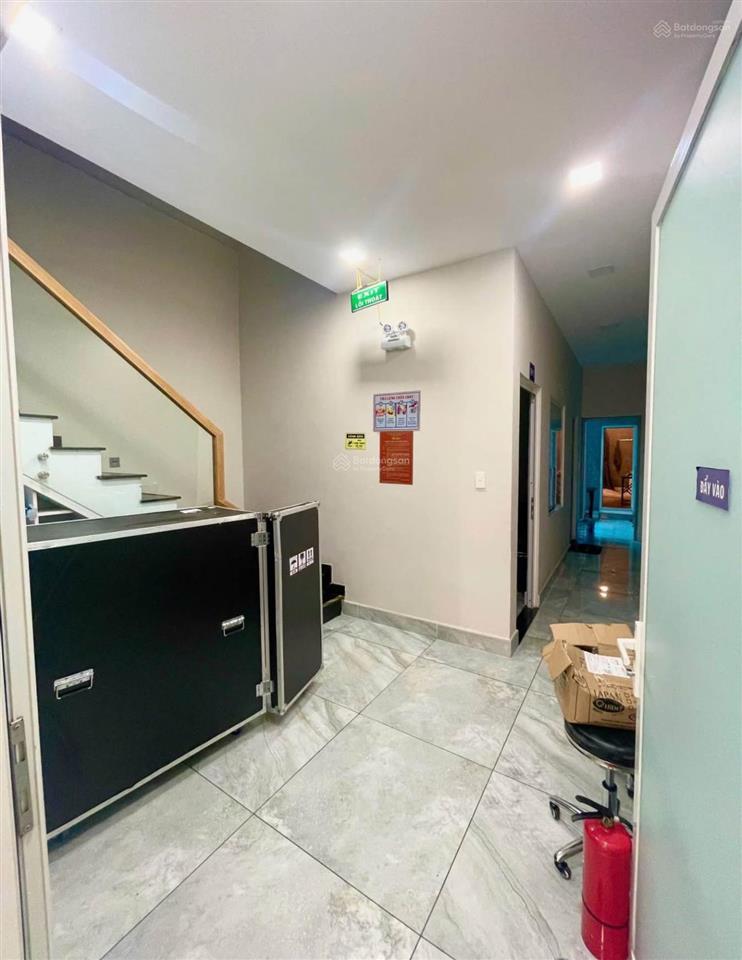 Cho thuê toà nhà cực đẹp 1 trệt 3 lầu mặt tiền đầu đường phan trung phường tân mai  biên hoà