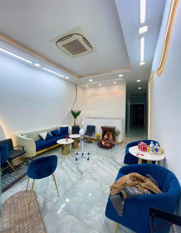 Cho thuê toà nhà cực đẹp 1 trệt 3 lầu mặt tiền đầu đường phan trung phường tân mai  biên hoà