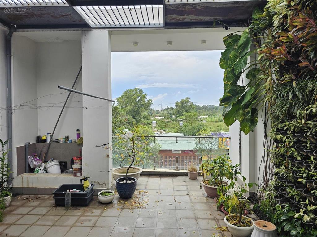 Cho thuê nhà đẹp mặt tiền khu dân cư d2d ở kinh doanh