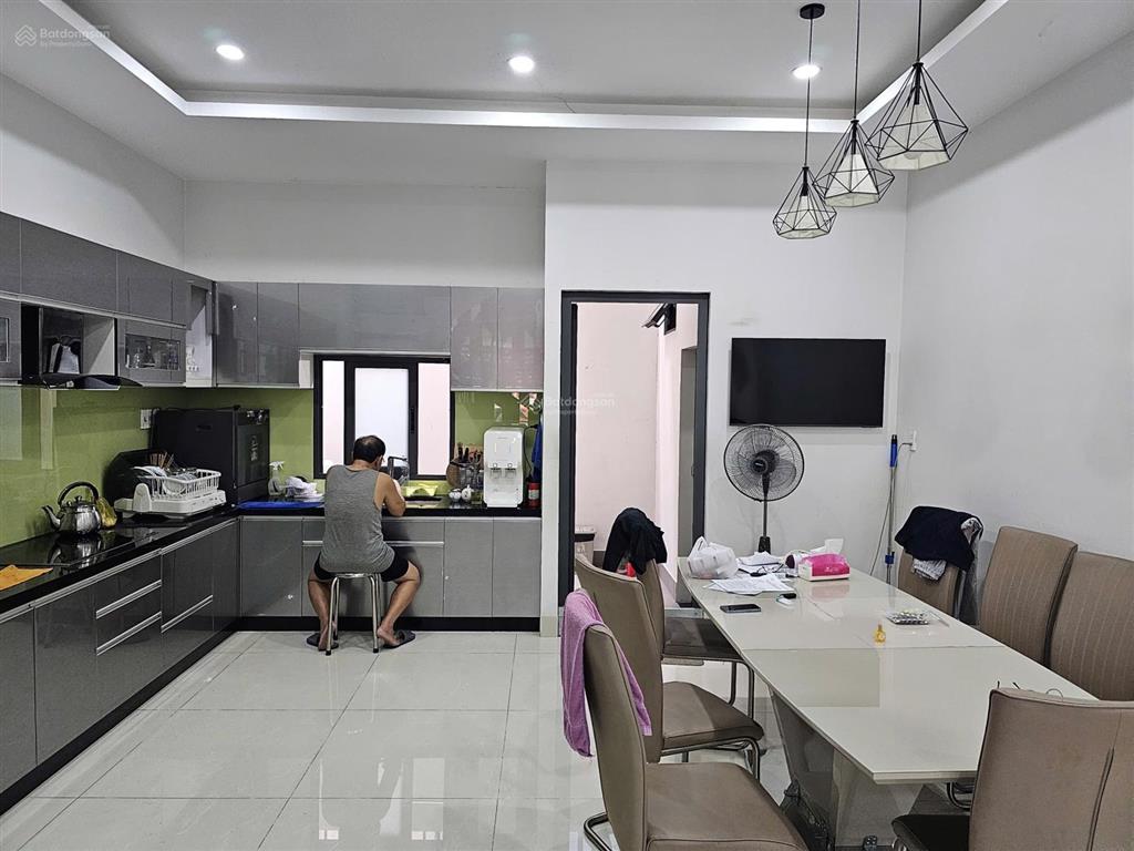 Cho thuê nhà đẹp mặt tiền khu dân cư d2d ở kinh doanh