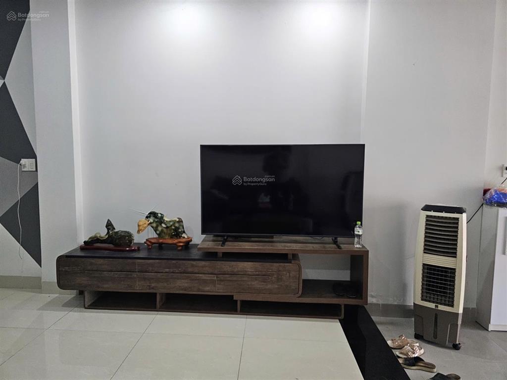 Cho thuê nhà đẹp mặt tiền khu dân cư d2d ở kinh doanh