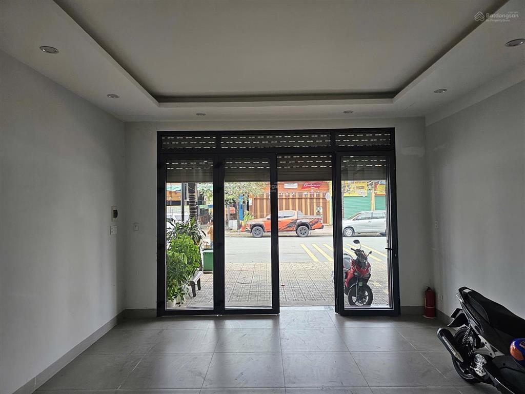 Cho thuê nhà đẹp mặt tiền khu dân cư d2d ở kinh doanh