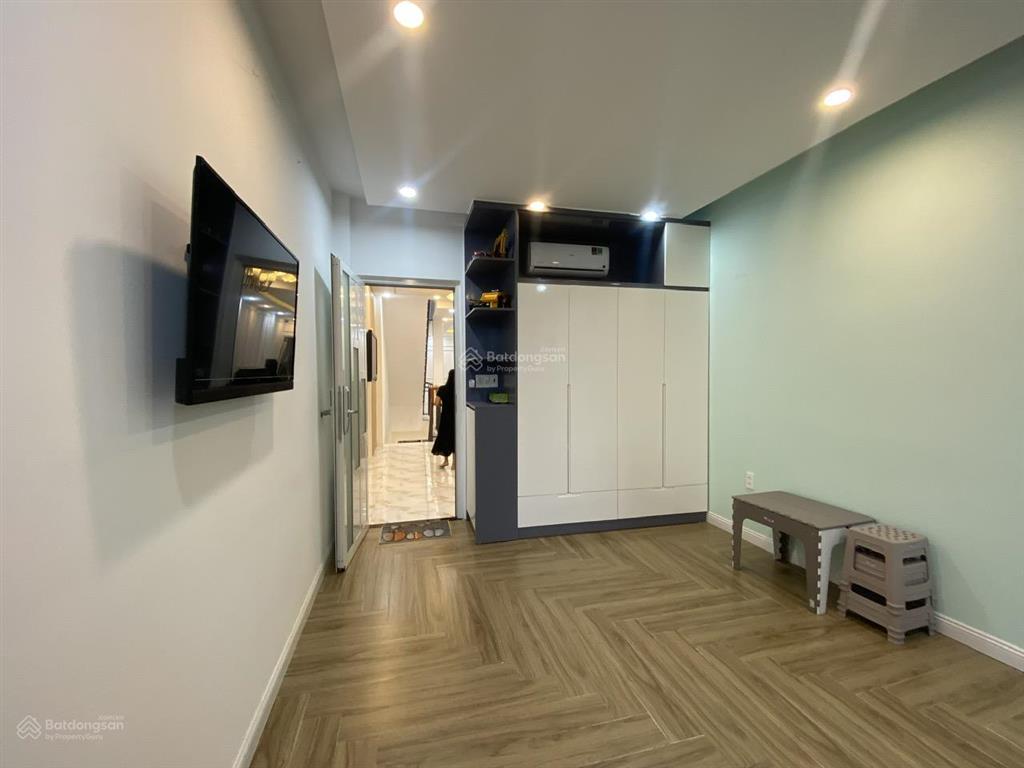 Cho thuê nhà đẹp nguyên căn 1t2l mặt tiền đường phạm văn thuận