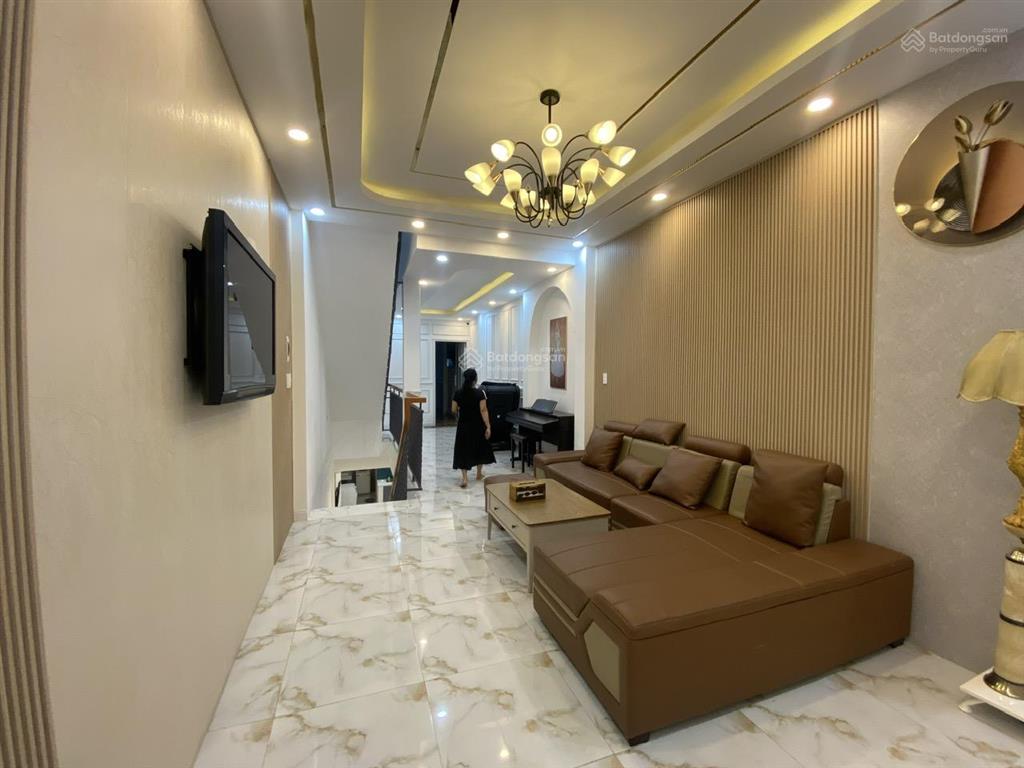 Cho thuê nhà đẹp nguyên căn 1t2l mặt tiền đường phạm văn thuận