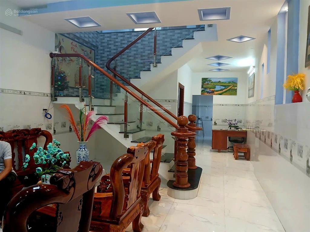 Nhà vip 2 tầng chuẩn 3 sao. bao đẹp và rẻ nhất khu quảng trường mỹ tho