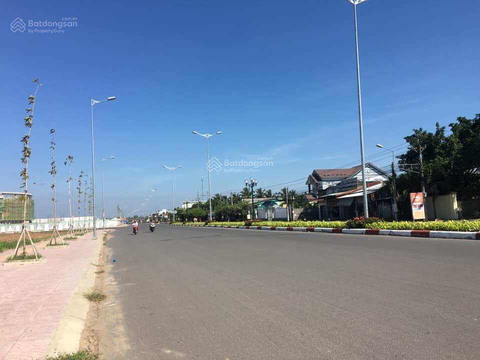 Nhà vip 2 tầng chuẩn 3 sao. bao đẹp và rẻ nhất khu quảng trường mỹ tho