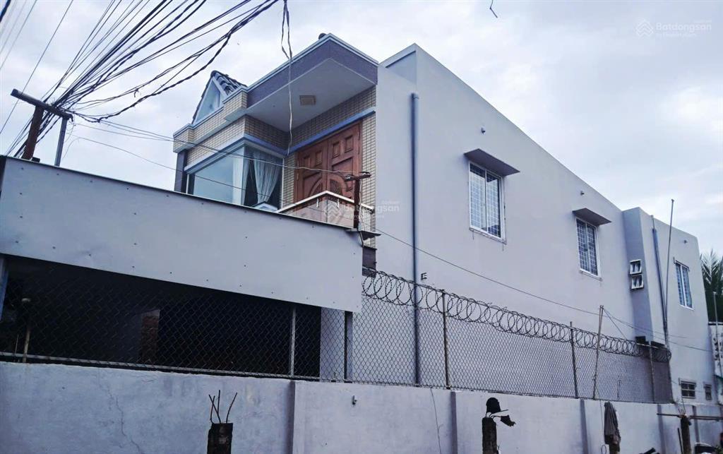 Nhà vip 2 tầng chuẩn 3 sao. bao đẹp và rẻ nhất khu quảng trường mỹ tho