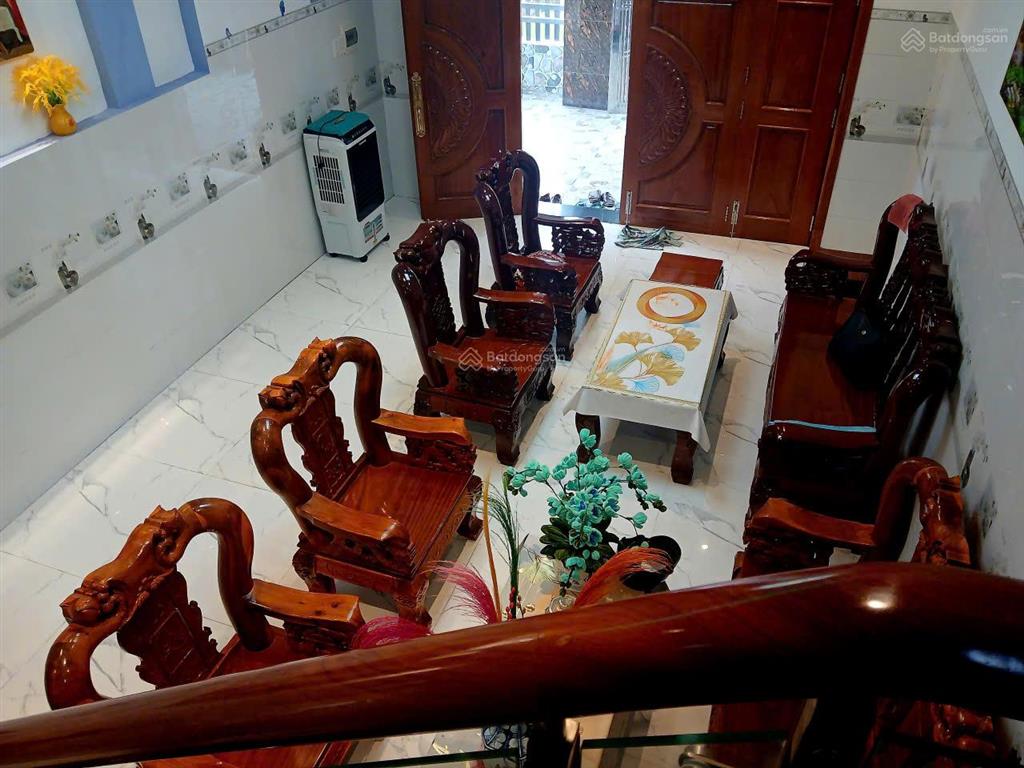 Nhà vip 2 tầng chuẩn 3 sao. bao đẹp và rẻ nhất khu quảng trường mỹ tho