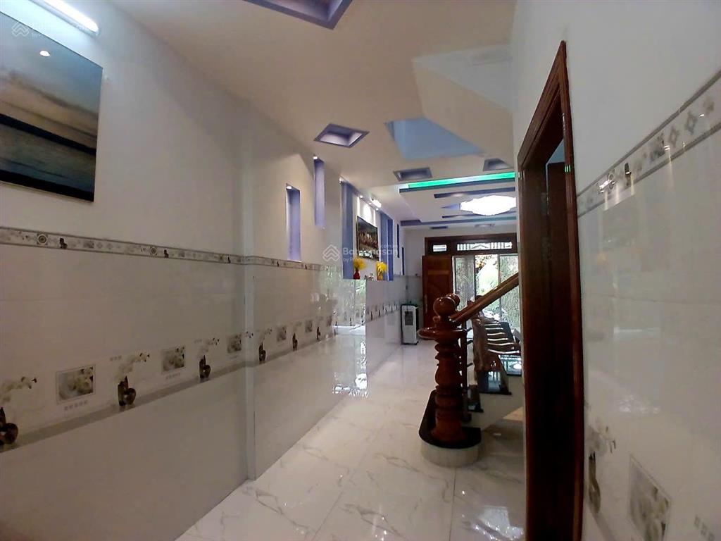 Nhà vip 2 tầng chuẩn 3 sao. bao đẹp và rẻ nhất khu quảng trường mỹ tho