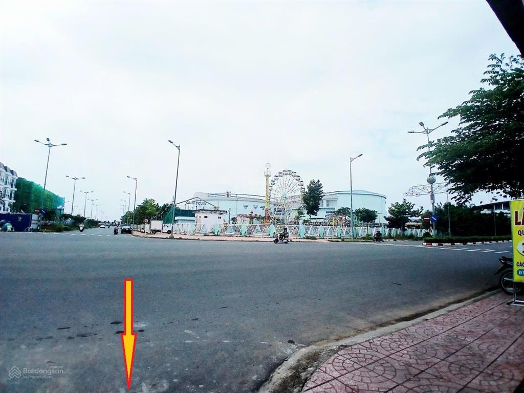 Nhà vip 2 tầng chuẩn 3 sao. bao đẹp và rẻ nhất khu quảng trường mỹ tho