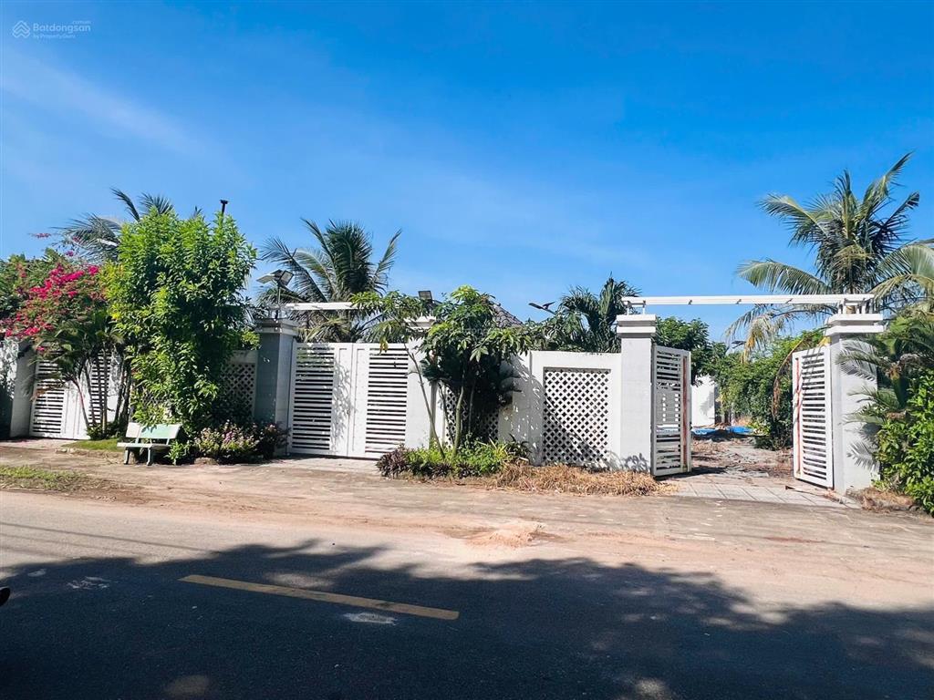 Bán gấp nhà vườn xã mặt tiền nguyễn huệ  đất đỏ  tp hcm