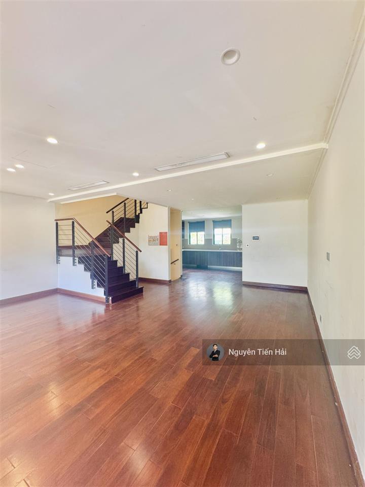 Bán căn liền kề nhà vườn 99m2 kđt the manor. giá 38 tỷ. vị trí đẹp, không lỗi phong thuỷ