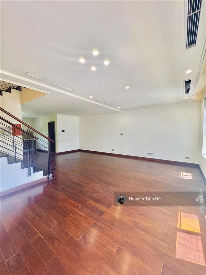 Bán căn liền kề nhà vườn 99m2 kđt the manor. giá 38 tỷ. vị trí đẹp, không lỗi phong thuỷ
