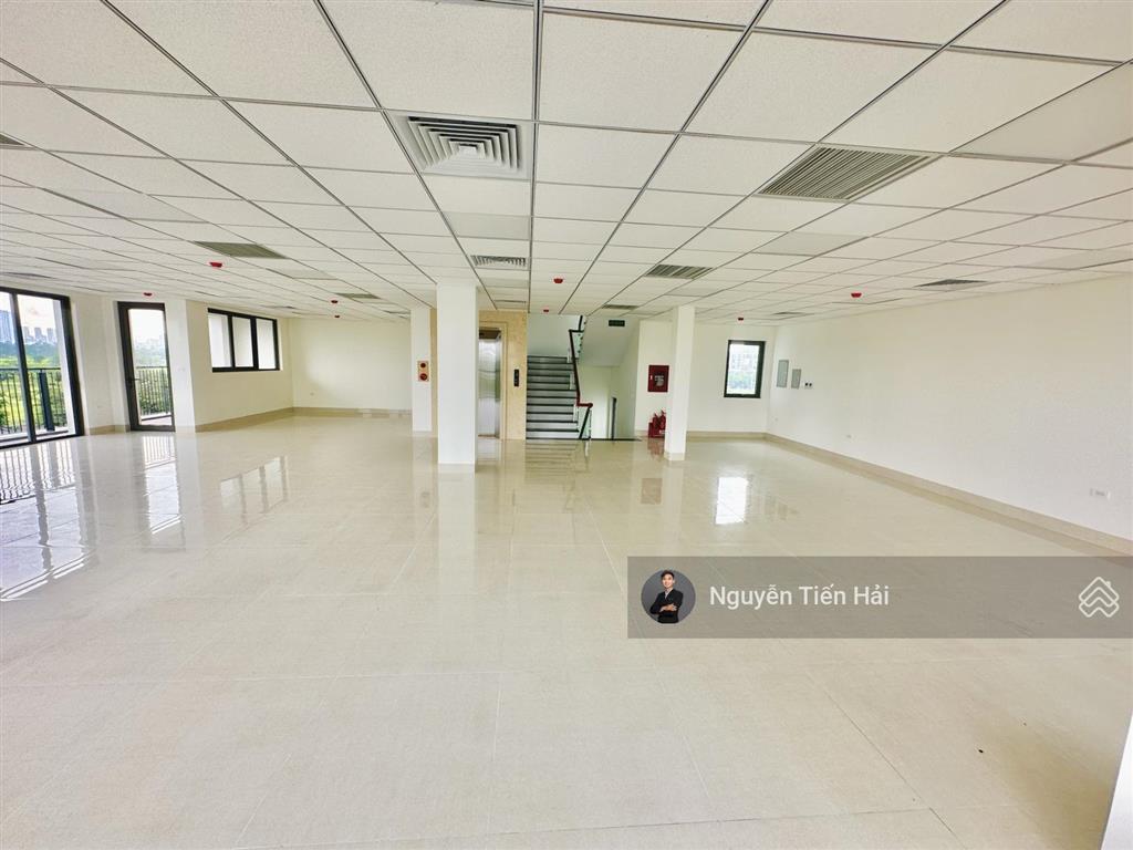 Cho thuê sàn văn phòng diện tích 230m2/sàn x 5 tầng kđt the manor central park. giá 30tr/th