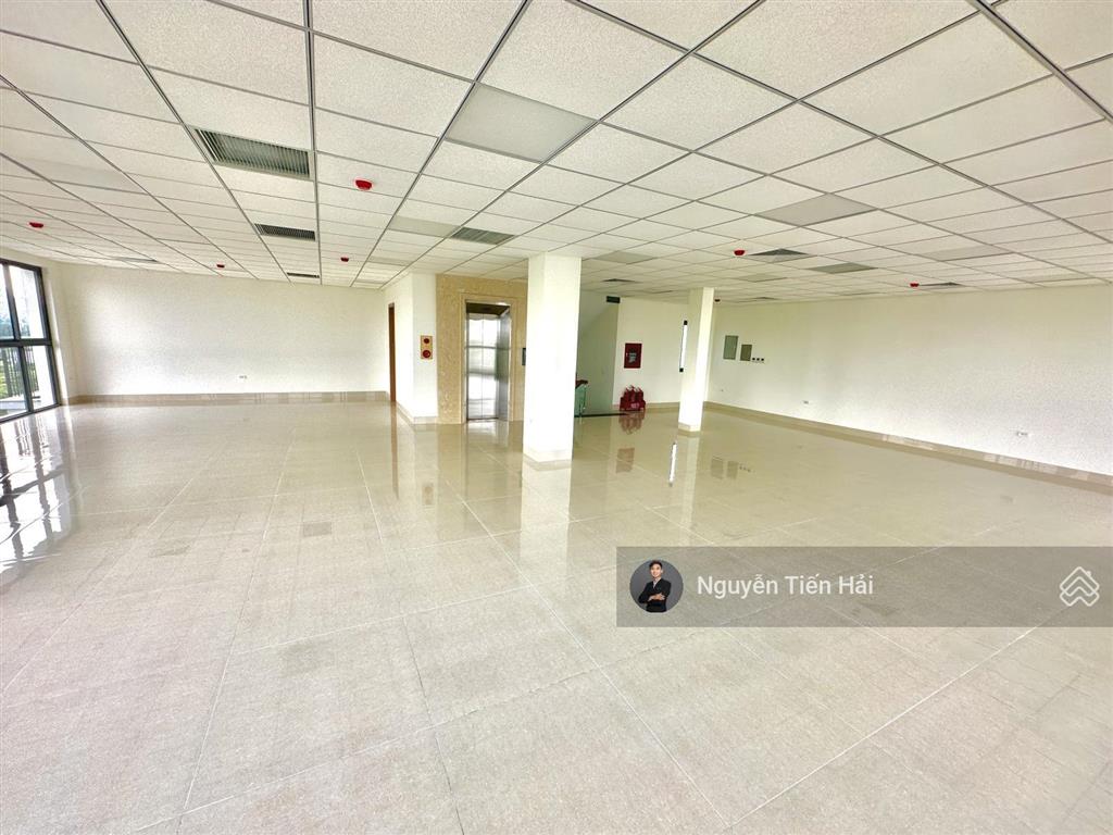 Cho thuê sàn văn phòng diện tích 230m2/sàn x 5 tầng kđt the manor central park. giá 30tr/th