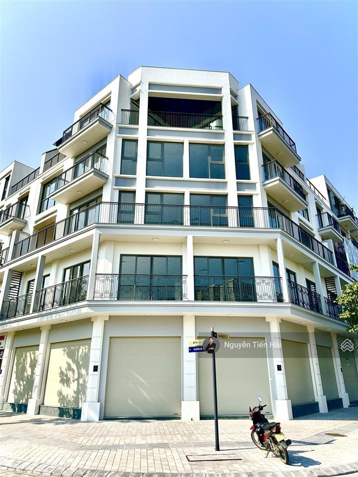 Cho thuê sàn văn phòng diện tích 230m2/sàn x 5 tầng kđt the manor central park. giá 30tr/th